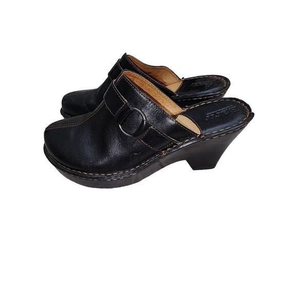 Born Slip On Wedges w/ Buckle Embellishments Black Leather Women Sz 8 Minimalist - Picture 5 of 8